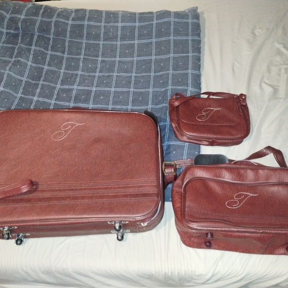 Vintage three-piece all leather travel suitcase in like new condition - Picture 3 of 12